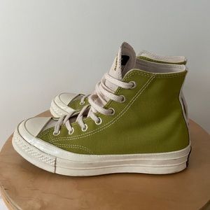 converse lime green high top sneakers 💚
